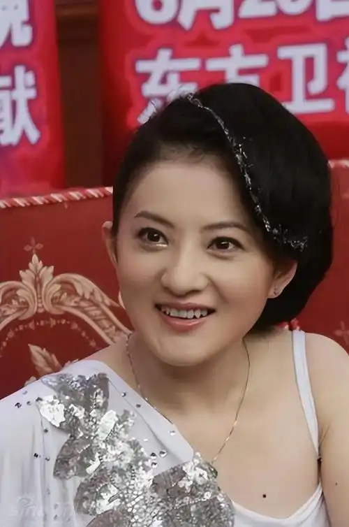 回顾被撒贝宁苦恋20年41岁选择单身小婉君金铭在追求什么