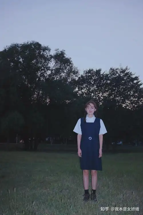 一个身高一米五体重42kg的女生是什么样子的