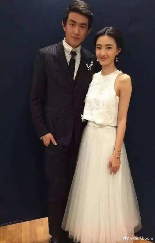 早前也有不少路人偶遇林更新王丽坤,甚至曝出二人已经结婚,但被迅速