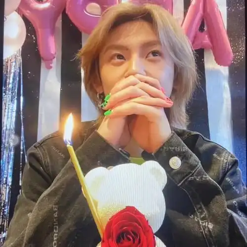 小鬼宝贝23岁生日快乐