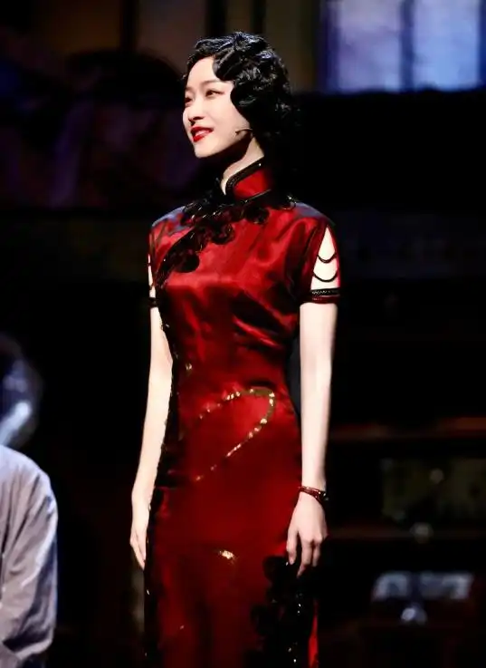 许晴的臀,倪妮的胯,张曼玉的腰……这10位旗袍女神吊打当下白幼瘦