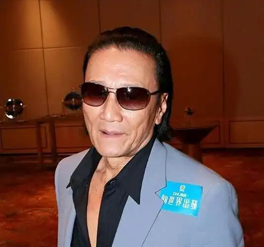 被大49岁的谢贤养了12年,拿2000万分手费走人的