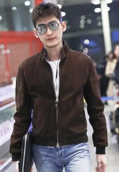 原创张翰终于转型,剪了短发留了小胡子,依旧魅力无边