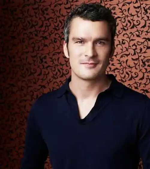 不努力演戏就要回去继承家产?细数好莱坞那些家世显赫的明星