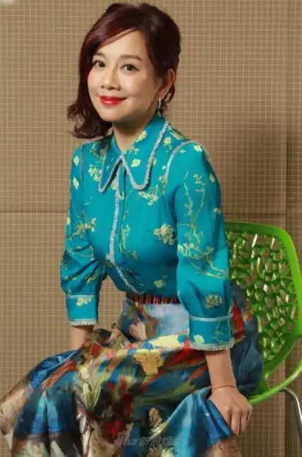 46岁陈松伶复出气色超棒赞小9岁老公似爸爸