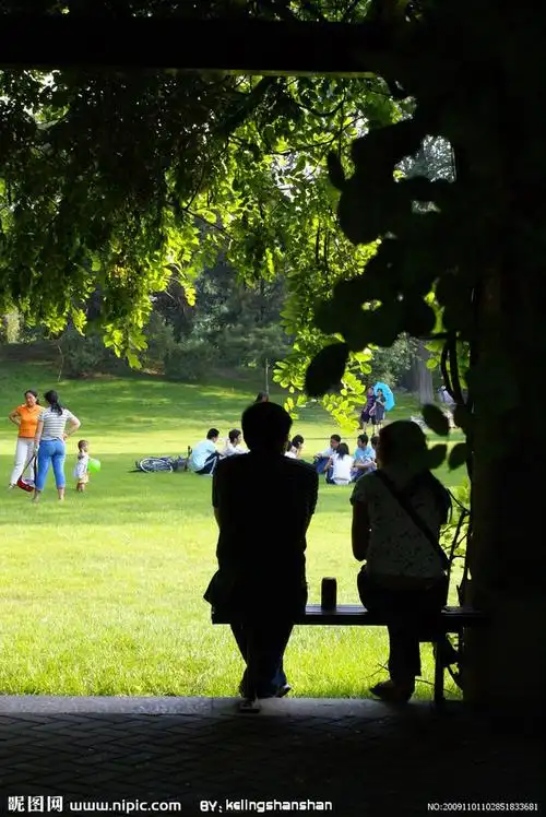 固执的猪哼哼从wb石头转采于2018-07-23 16:22:06乘凉夏天固执的猪