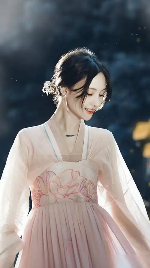 演员郑爽坦率正直的小仙女来看美美的照片吧