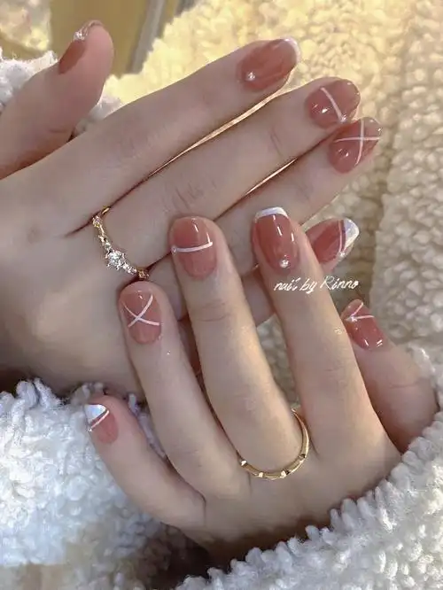 简约温柔裸色系短甲美甲