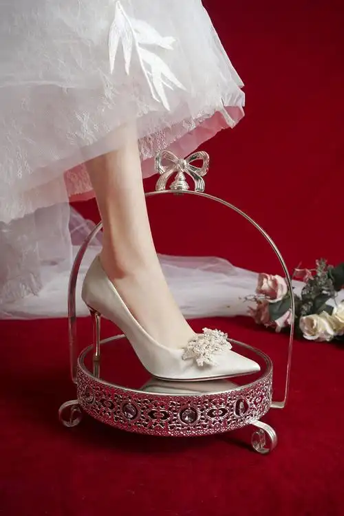 公牛世家婚鞋春季女新款秀禾花朵白色婚纱两穿新娘鞋高跟鞋年会10cm