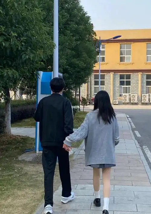 和男朋友的背影照#情侣背影  #情侣