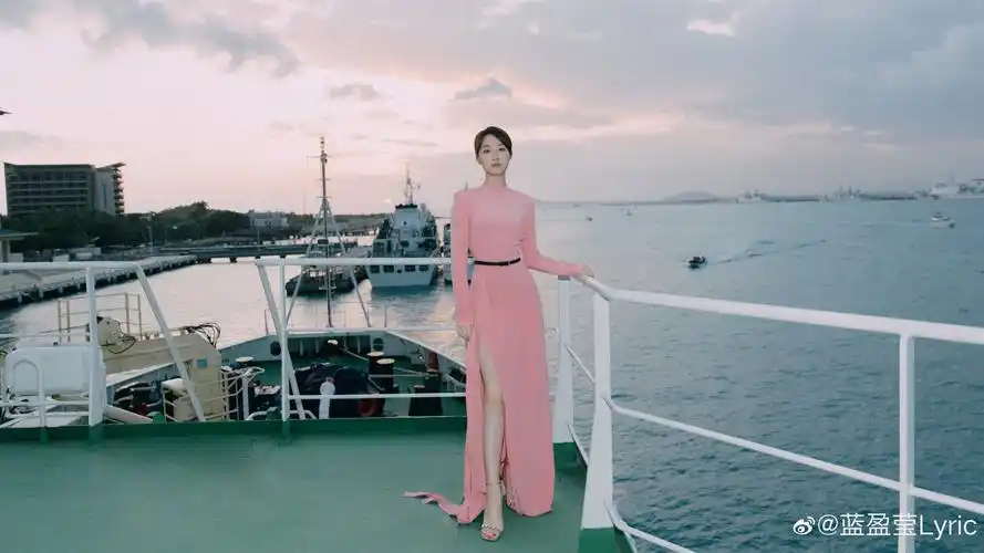 原创更美更飒的姐姐那么多蓝盈莹凭什么夺初舞台第一