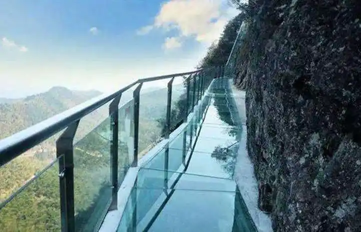 10月13日激情穿岩十九峰,挑战千丈玻璃栈道,感受云中漫步-在线订票