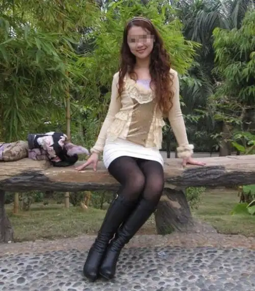 我老婆在外面温柔的像小白兔一样,在家里就脱下白兔的外衣,变成老虎了