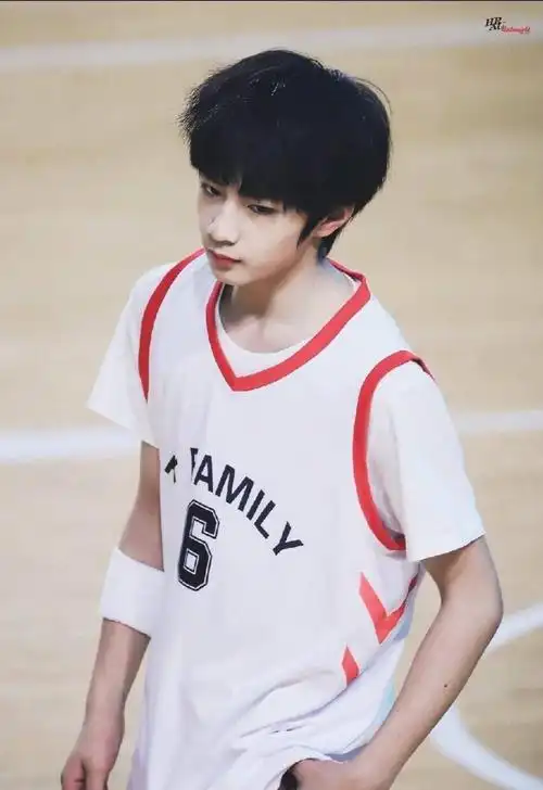 刘耀文(图片来自微博)