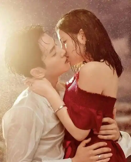 陈晓陈妍希久违合照,女方减肥成功笑容美丽,男方胡茬未刮反差大