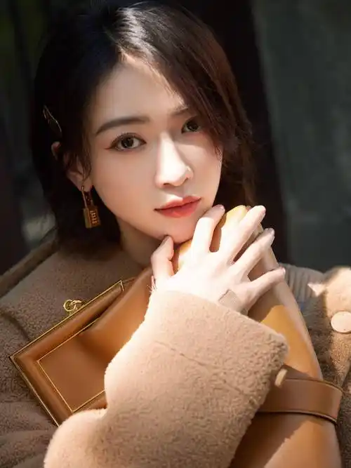 原创新晋女星吴谨言感情路坎坷交了多个男友皆是渣男还曾被家暴