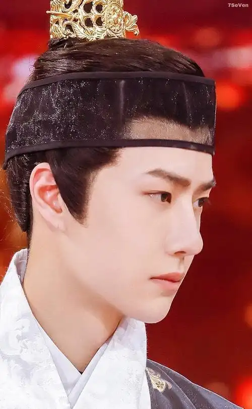 王一博古风公子秀换了个颜色的造型更有文人墨客的吟诵