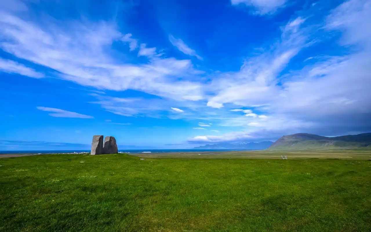 唯美辽阔绿色草原美景桌面壁纸-风景壁纸-壁纸下载-美桌网