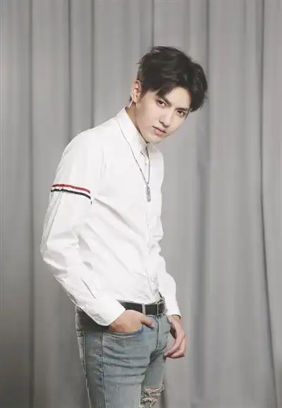 吴亦凡有一个男孩只有我们知道