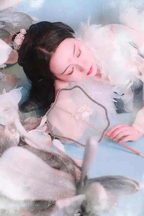 仙鹤少女古风汉服