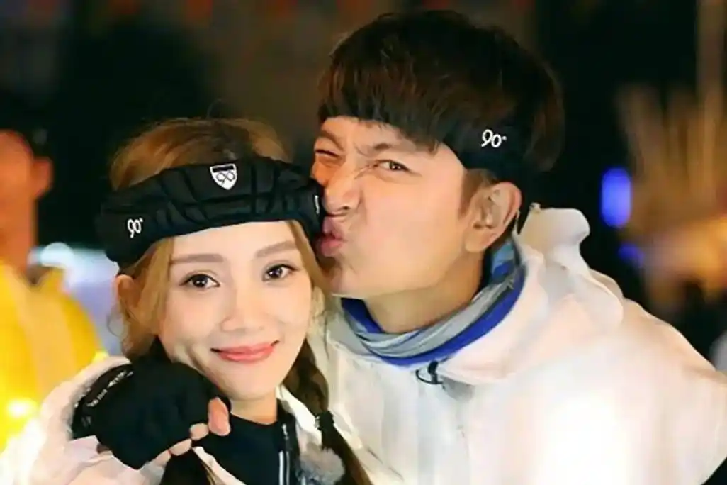 贾乃亮和女友同回爱巢,恋情疑似曝光_李小璐_因为_时候