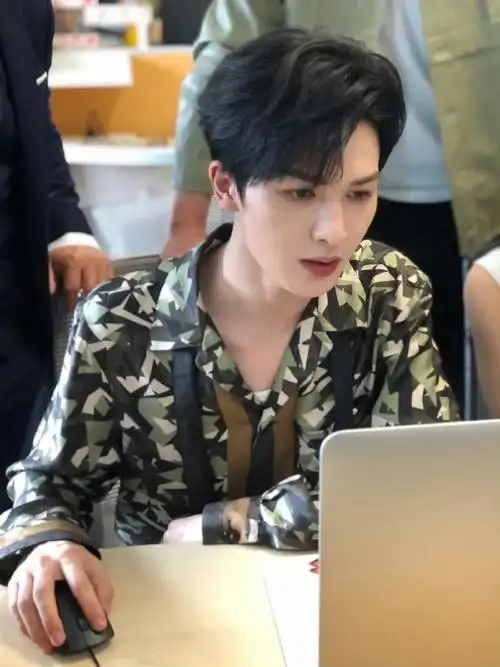 朱正廷生图居然长这样