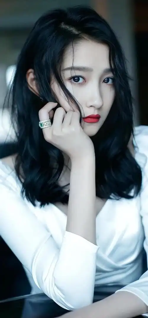 关晓彤高清美艳写真优雅迷人