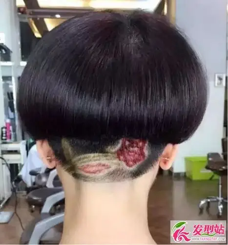 秋冬减龄短发竟是这款推后边短发雕刻正流行