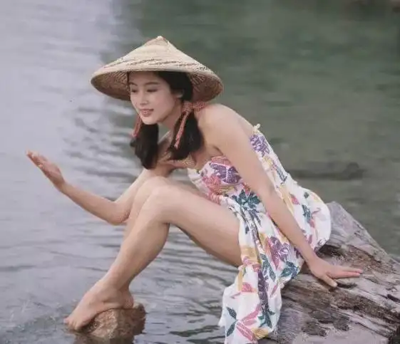 陈红年轻时有多美?看这些旧照就明白了,难怪陈凯歌如痴如醉!