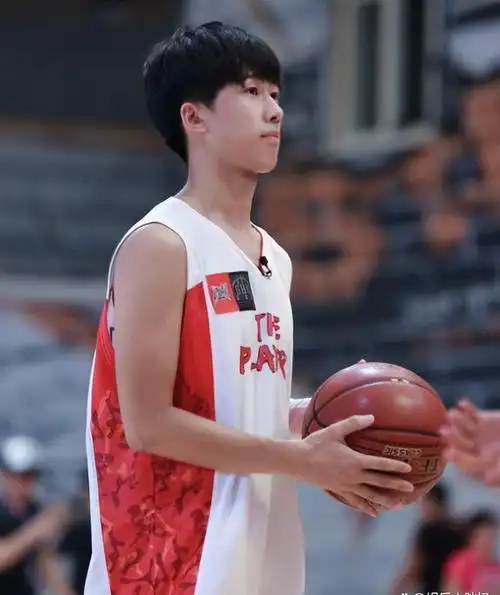 事实证明!"三金影后"周冬雨,已过上了自己想要的生活