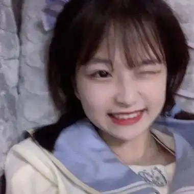 治愈系笑容女生头像