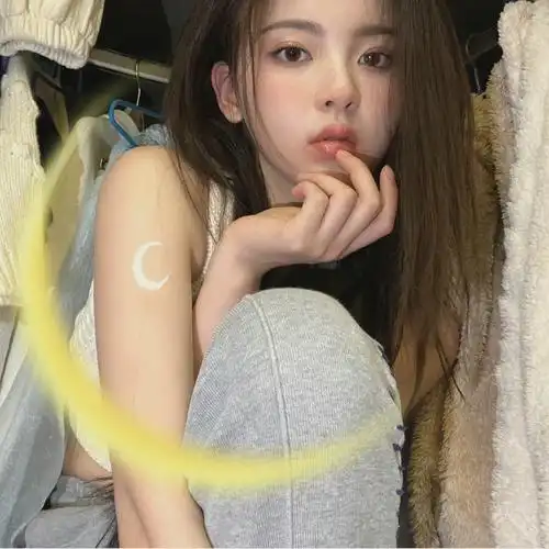 杨超越氛围头像