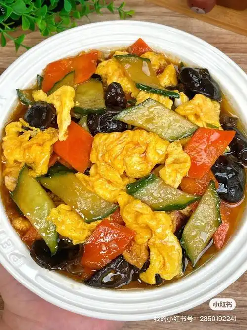 两元减脂餐10012胡萝卜黄瓜炒鸡蛋