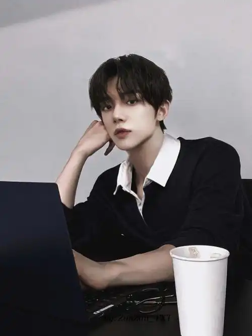 浅p一张合成图 | 崔然竣