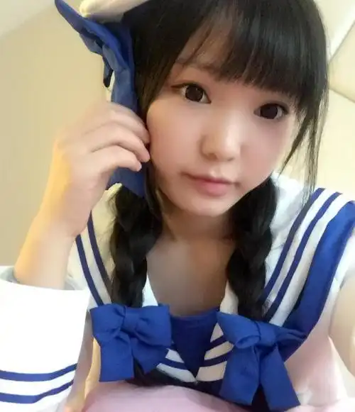 而且出道十年,咬人猫人气一直居高不下,虽然每年咬人猫的视频作品就10