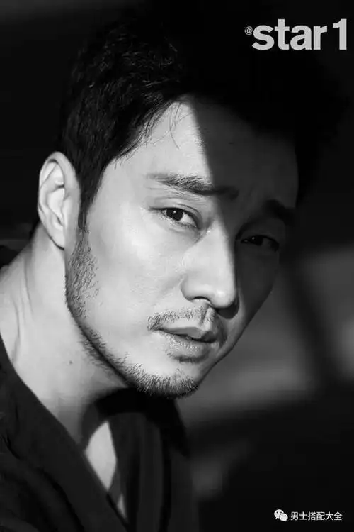 能够留出络腮胡的人,脸上的毛量都不少,关于脸颊两边的胡子是否该保留