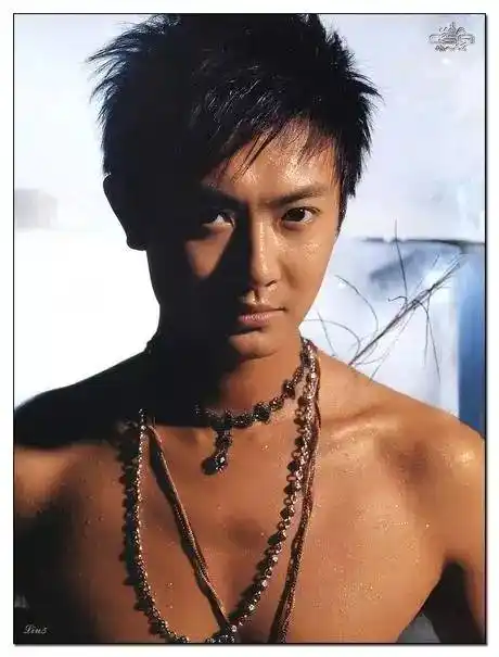 印小天打女星遭插刀教围攻?如今损失千万被妻子骗婚