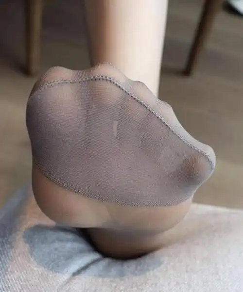 脚尖上的诗意:女性脚的美学解析|脚掌|步态_网易订阅