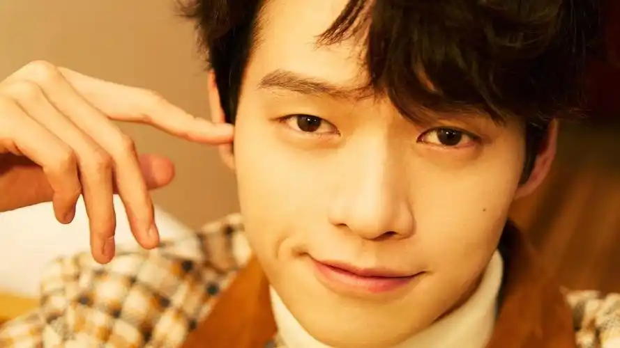 阳光男孩魏大勋帅气休闲写真,高清壁纸图片,大陆明星-回车桌面