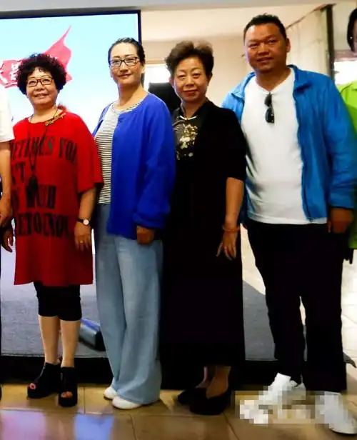 山西民歌手44岁高保利前往太原途中因车祸遇难