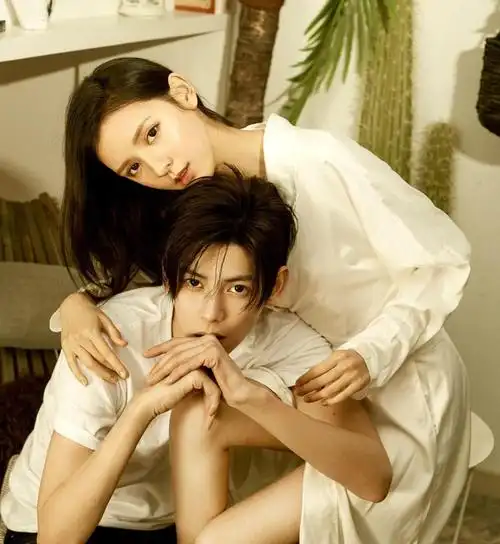 张予曦晒与男友恩爱合照网友男票长的比女人还精致