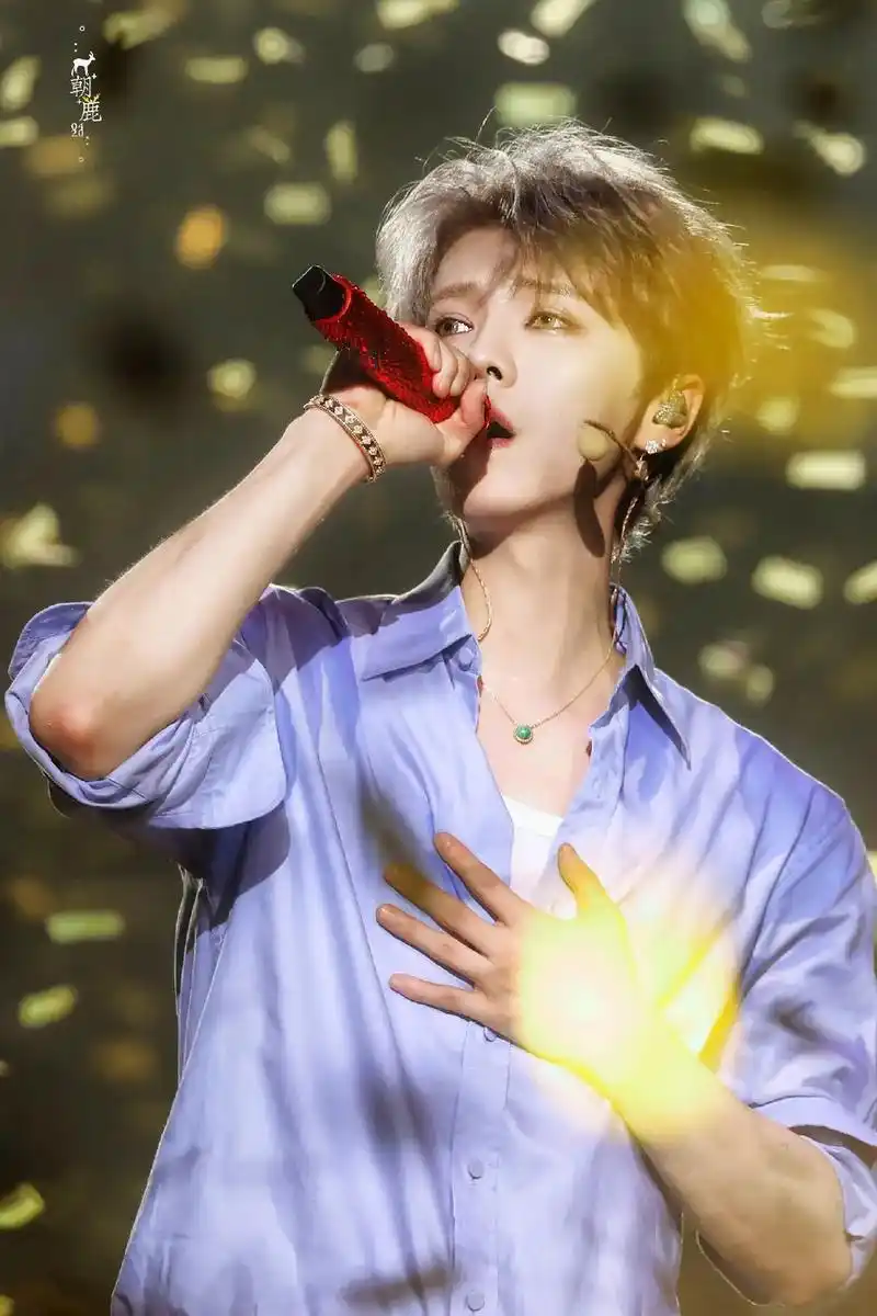 姐妹们一人一张鹿晗的帅照评论区#鹿晗 - 抖音