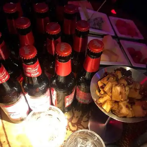 小酌一杯##喝酒文案##朋友圈文案##朋友圈背景图##朋友圈分享##文案