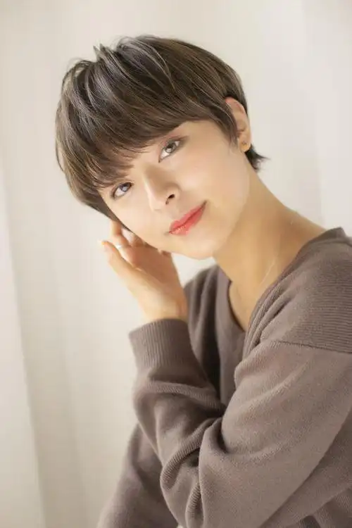 选这4款就对了,又美又时尚|短发|烫发|脸型|修颜|波波头_网易订阅