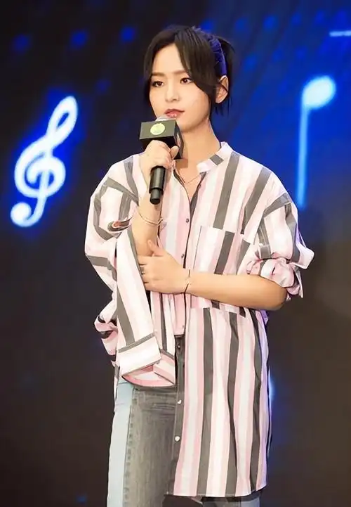 坎坷的周笔畅个人资料简介