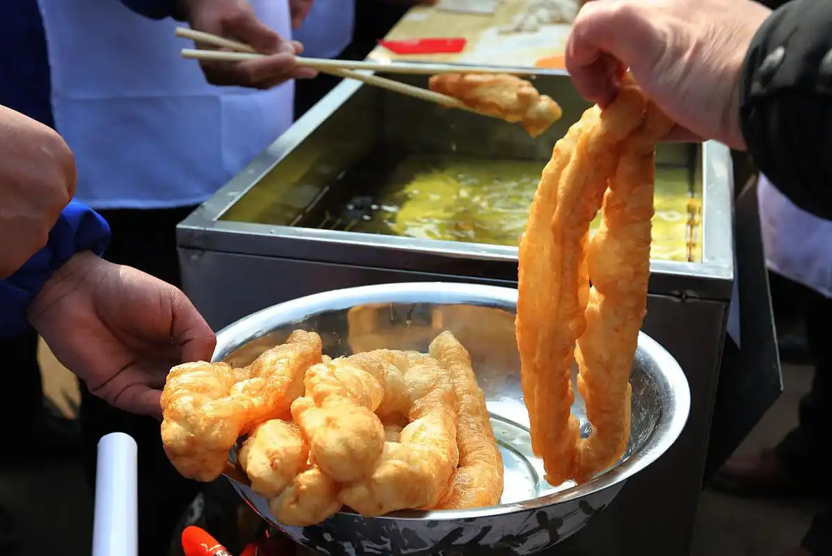 分享3种炸油条配方,学会了你也可以自己创业摆摊了