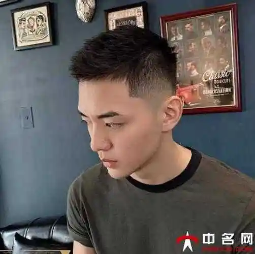 2021短发发型男短发要这么打理才好看