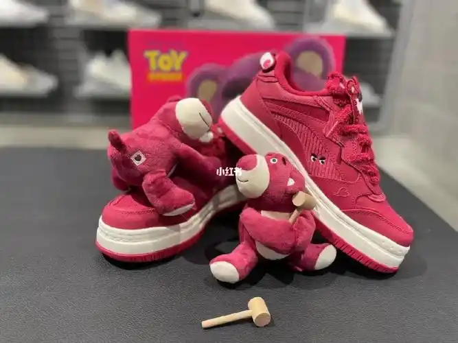 李宁迪士尼草莓熊联名款