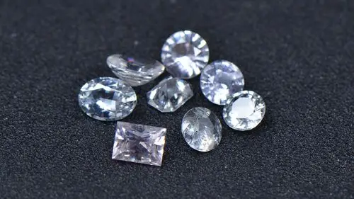 1.38克拉均重 天然白色蓝宝石统包货