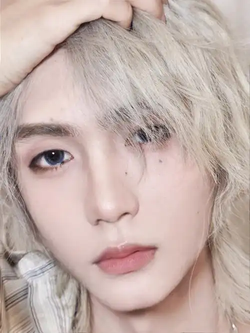 男朋友用哪种眼神看你,会比较心动